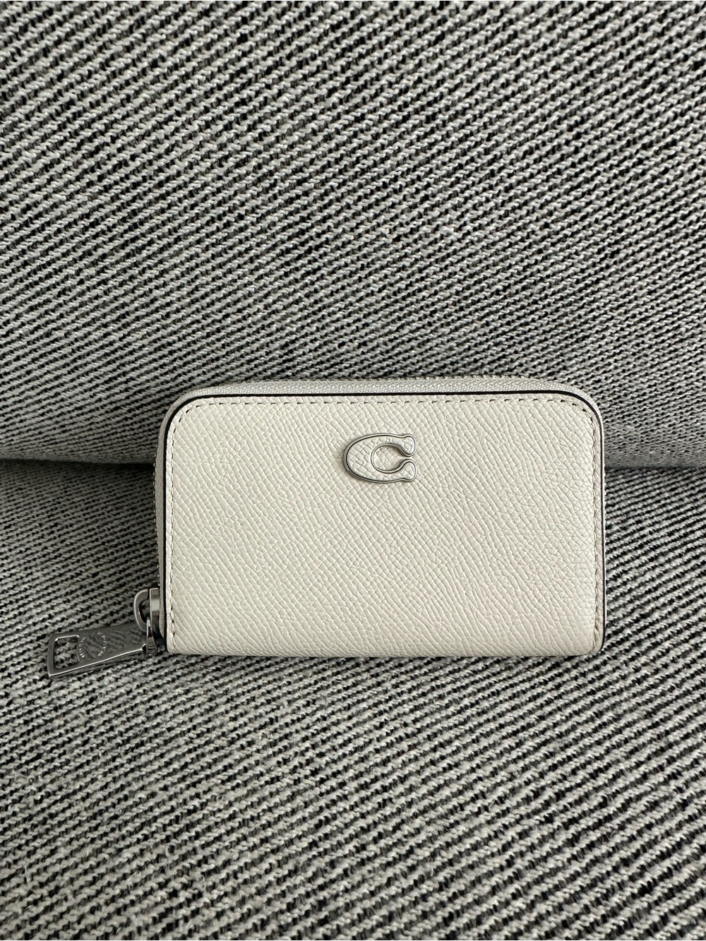 NWT Coach Small Zip Around Card Case Chalk White Leather Wallet CU220